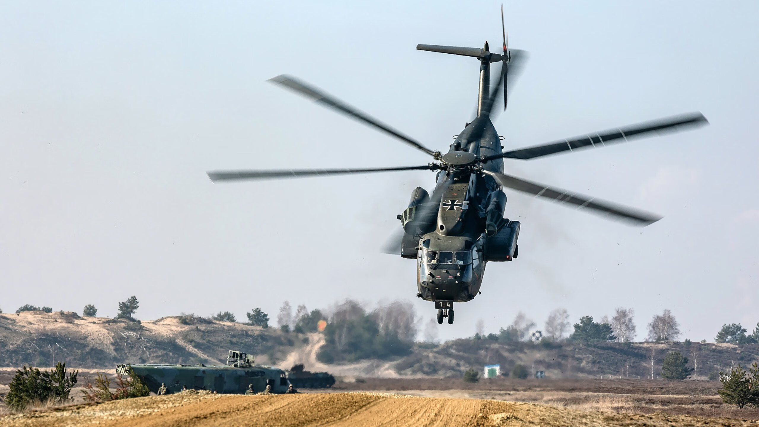 新加坡队在国际乒联混合团体世界杯中的技术精湛与配合默契，乒乓 新加坡