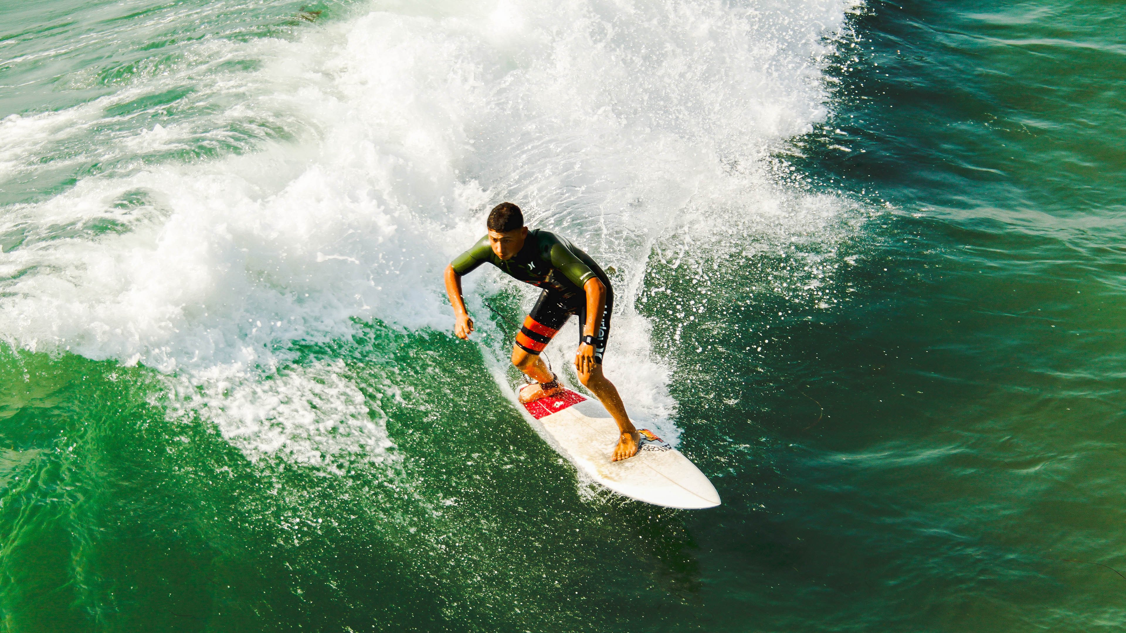 乐鱼体育官网-“西甲明星对决：攻守精彩纷呈，球迷狂欢”，西甲明星球员