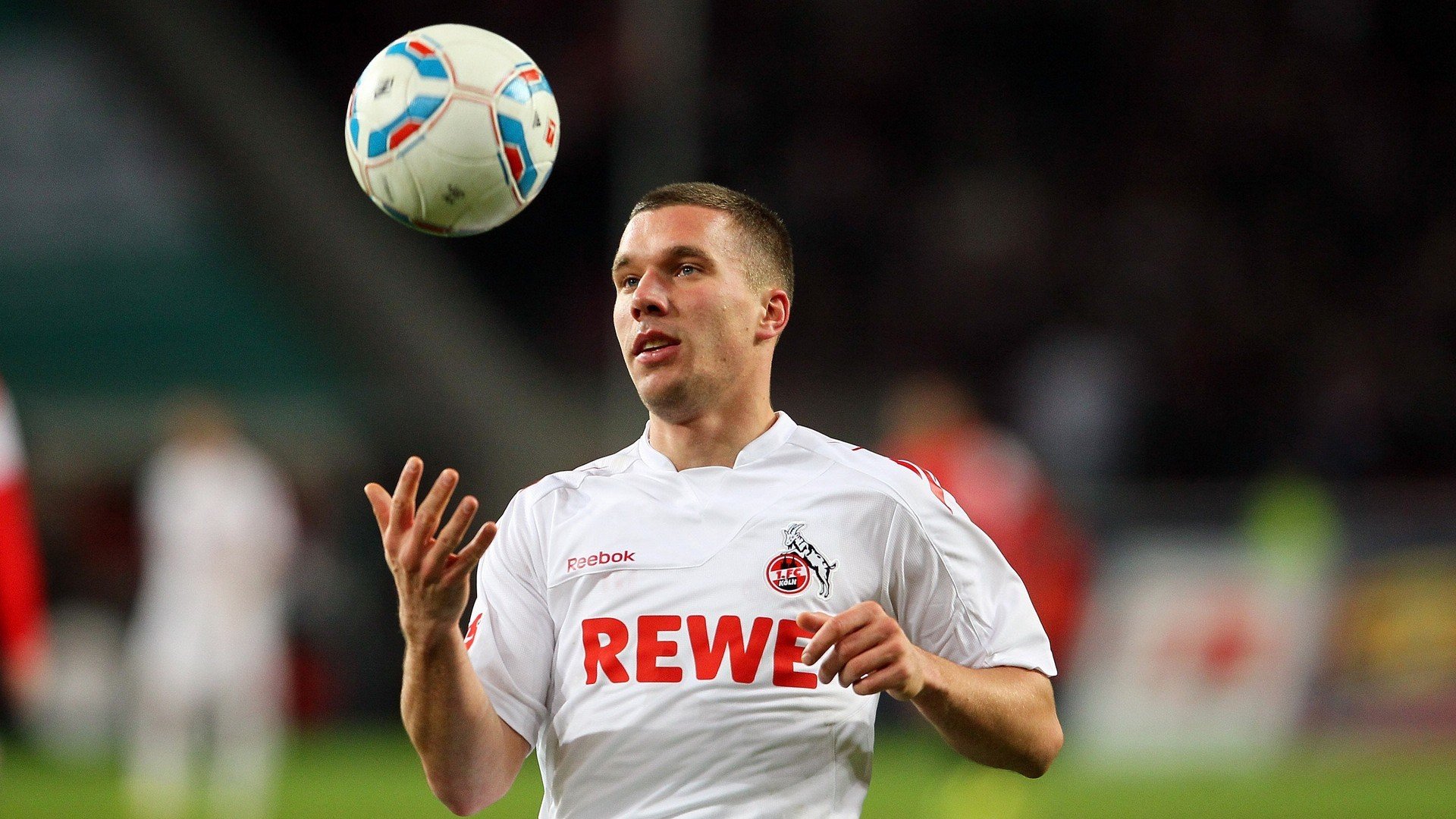 “足球文化推广周在上海举办”，足球推广学校