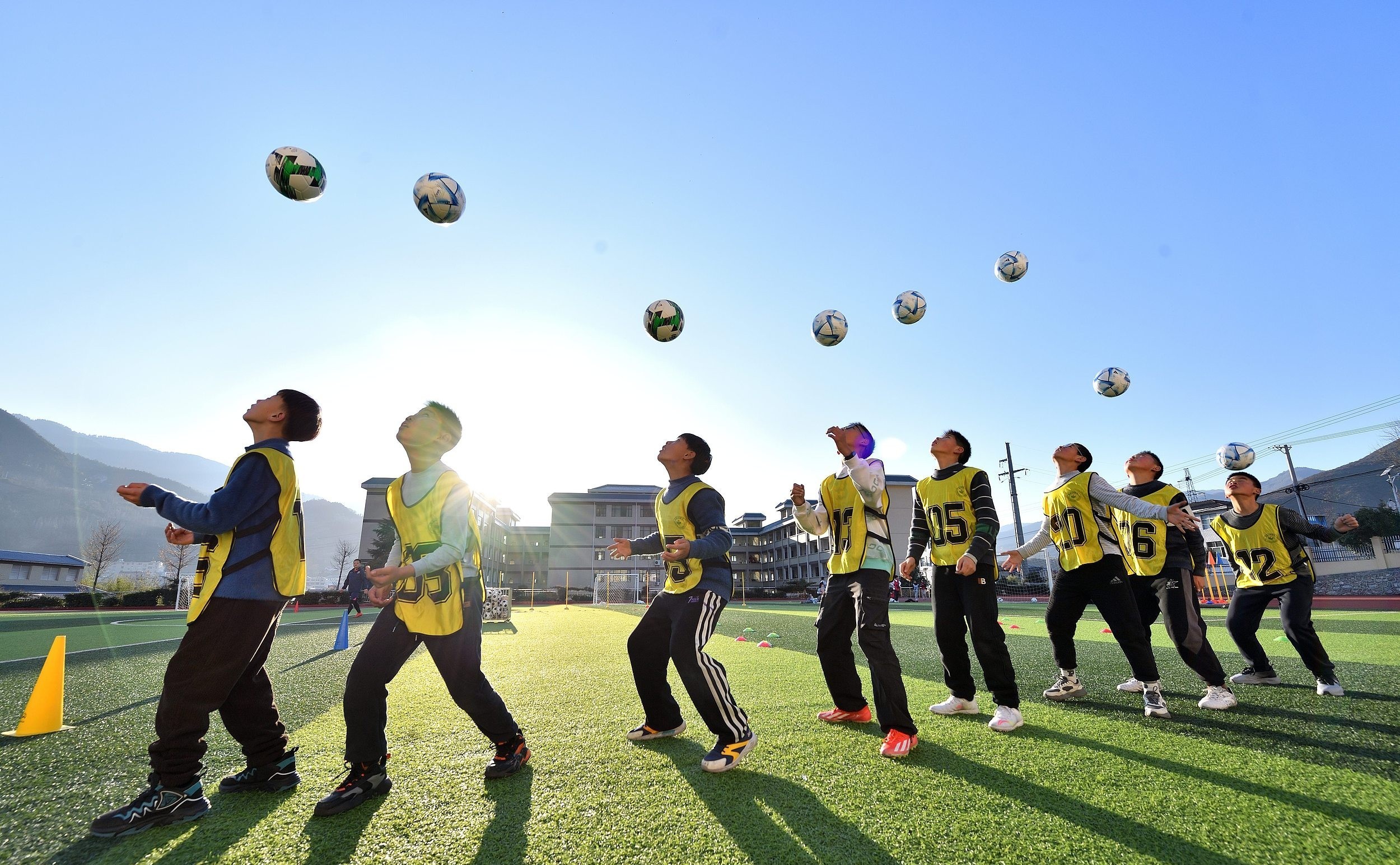 "青少年的参与感：足球与教育的结合"的简单介绍