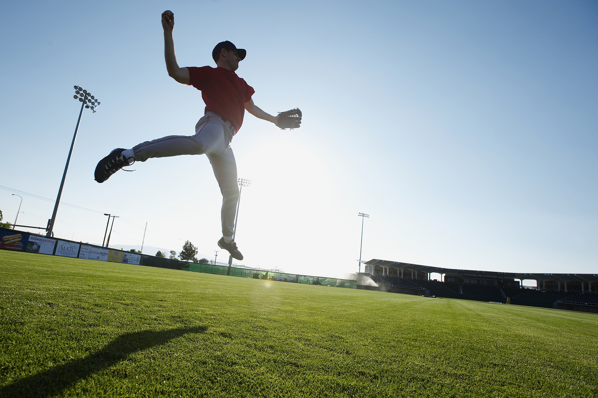关于"运动员生活的多样性：从场上到场外的角色"的信息